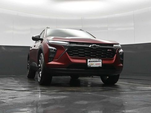 Used 2025 Chevrolet Trax RS w/ Driver Confidence Package image 19