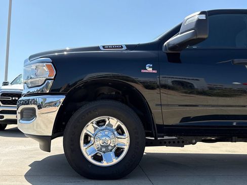 Used 2024 RAM 3500 Tradesman w/ Chrome Appearance Group AWD/4WD image 5