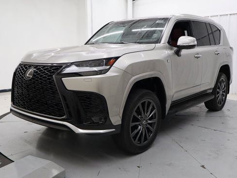 Used 2023 Lexus LX 600 F Sport image 10