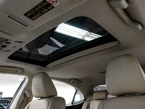 Used 2014 Lexus ES 300h w/ Luxury Package w/Bamboo Trim FWD image 5