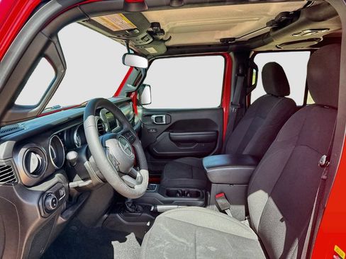 Used 2023 Jeep Gladiator Sport AWD/4WD image 10