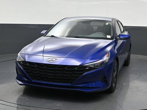 Used 2023 Hyundai Elantra SEL FWD image 9