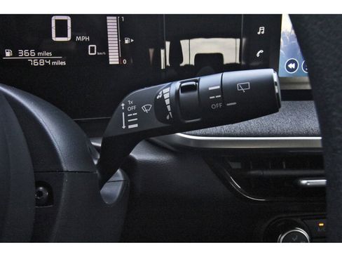 Certified 2025 Nissan Kicks SV image 21