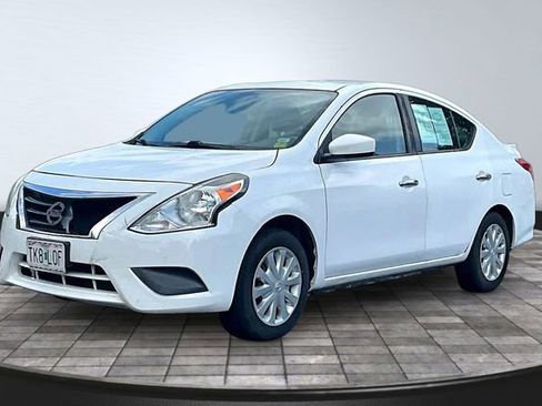 Used 2017 Nissan Versa SV FWD image 1