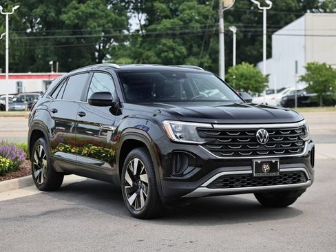 Used 2025 Volkswagen Atlas Cross Sport SE AWD/4WD image 14