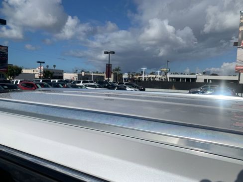 Used 2023 GMC Yukon XL Denali image 12