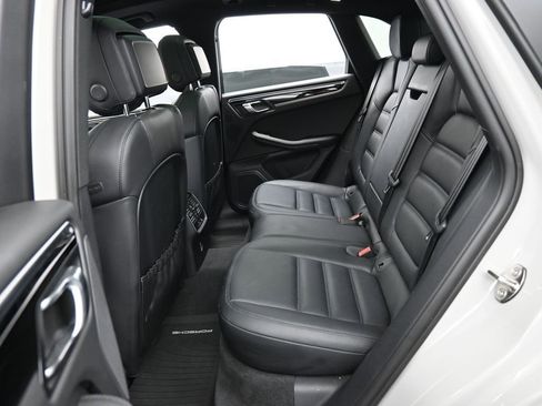 Certified 2023 Porsche Macan S image 25