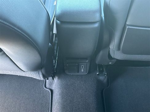 Used 2021 Chevrolet TrailBlazer RS w/ Technology Package image 25