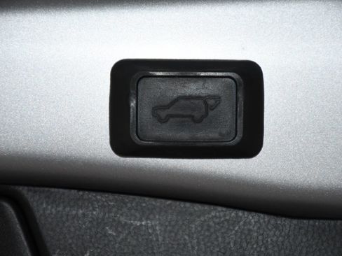 Used 2019 Toyota RAV4 XLE image 21