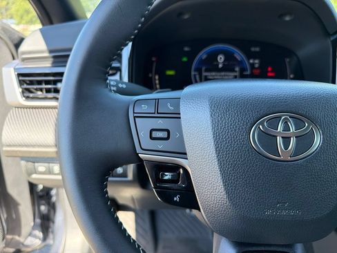 Used 2026 Toyota Camry SE w/ Convenience Package FWD image 16