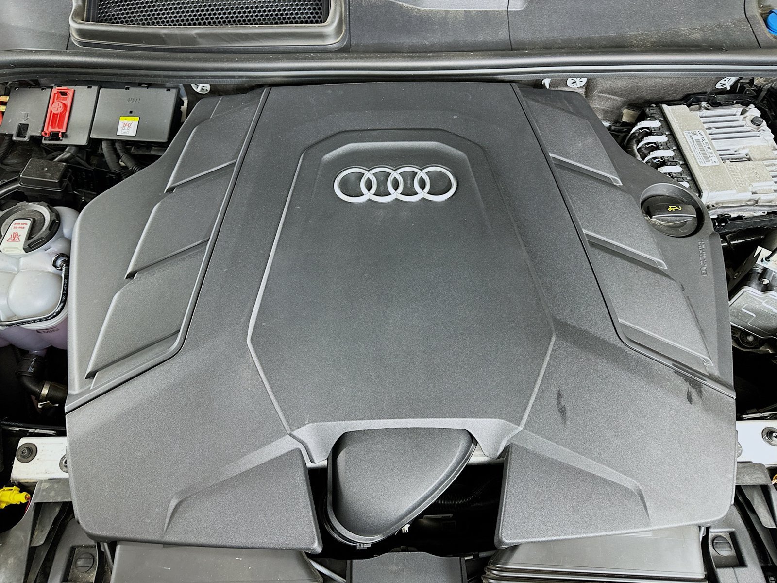 Certified 2022 Audi Q8 Premium AWD/4WD image 13