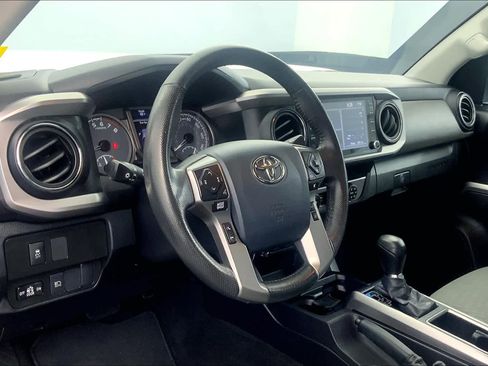 Used 2020 Toyota Tacoma SR5 image 15