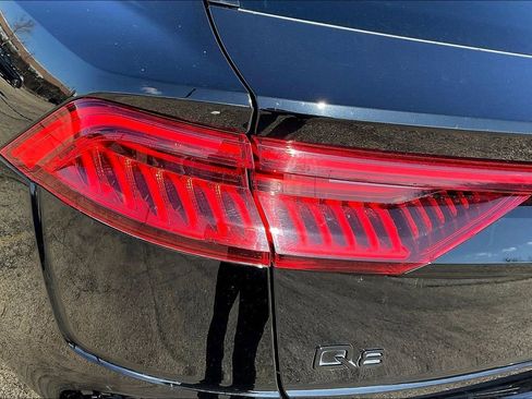 Used 2021 Audi Q8 Premium w/ Black Optic Package image 23