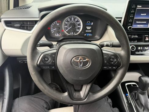 Used 2021 Toyota Corolla LE w/ Carpet Mat Package (TMS) FWD image 12