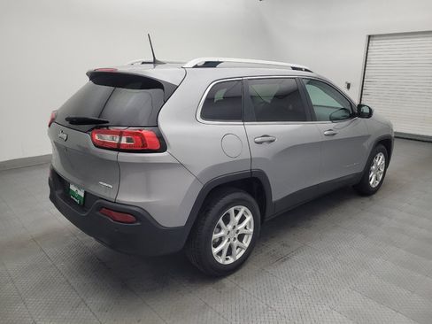 Used 2016 Jeep Cherokee Latitude w/ Safety/Convenience Group FWD image 9