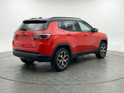 Used 2025 Jeep Compass Limited AWD/4WD image 9