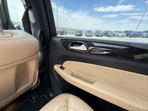 Used 2017 Mercedes-Benz GLS 450 4MATIC image 14