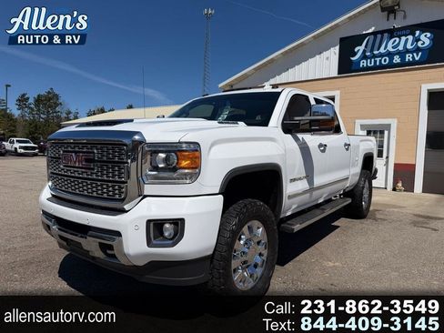 Used 2018 GMC Sierra 2500 Denali w/ Duramax Plus Package AWD/4WD image 1