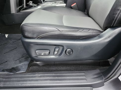 Used 2018 Toyota 4Runner SR5 Premium AWD/4WD image 17
