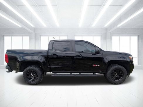 Used 2022 Chevrolet Colorado Z71 w/ Z71 Midnight Edition RWD image 2