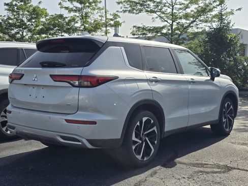 Used 2022 Mitsubishi Outlander SE AWD/4WD image 7