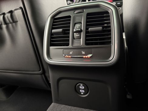 Certified 2026 Porsche Macan AWD/4WD image 21