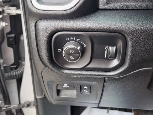 Used 2020 RAM 1500 Big Horn AWD/4WD image 24