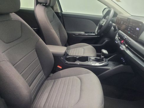 Used 2025 Kia K4 EX FWD image 21