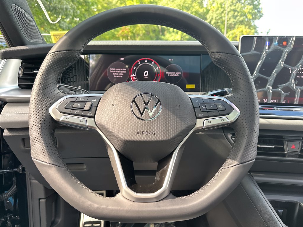 New 2026 Volkswagen Tiguan SE R-Line AWD/4WD image 12