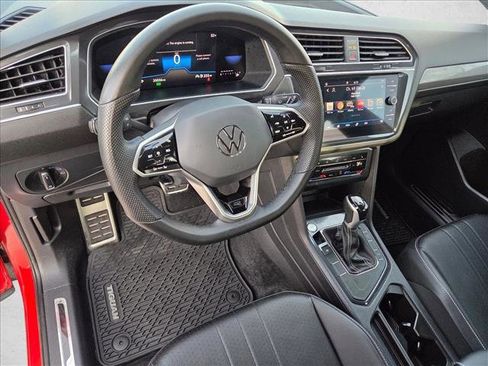 Certified 2024 Volkswagen Tiguan SE R-Line image 10
