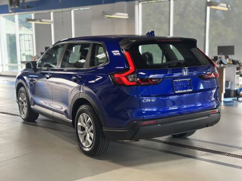 Used 2024 Honda CR-V LX image 7