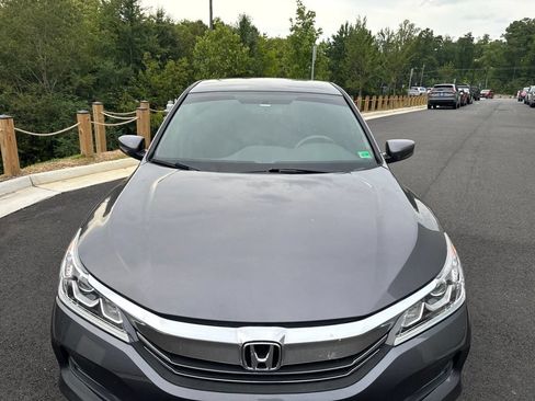 Used 2017 Honda Accord Sport image 2
