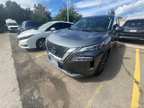 Used 2021 Nissan Rogue SV AWD/4WD image 3