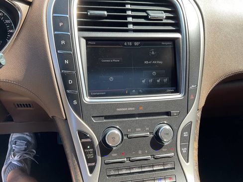 Used 2016 Lincoln MKX Reserve w/ Luxury Package image 17