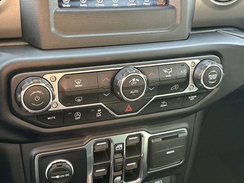 Used 2021 Jeep Wrangler Unlimited Sport image 15