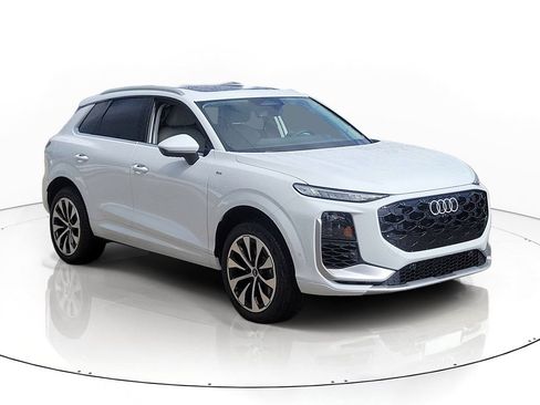 New 2026 Audi Q3 quattro 2.0T AWD/4WD image 1