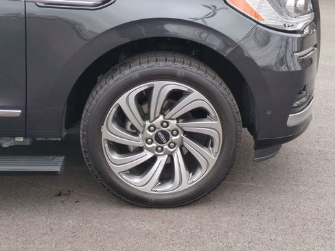 Used 2023 Lincoln Navigator Reserve image 24