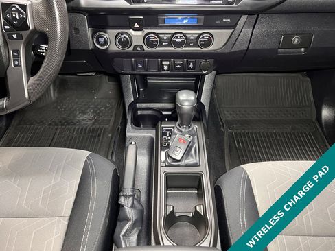 Used 2022 Toyota Tacoma TRD Off-Road image 6