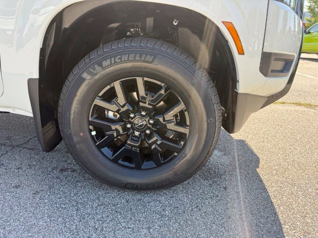 New 2026 Nissan Frontier SV w/ SV Convenience Package AWD/4WD image 11