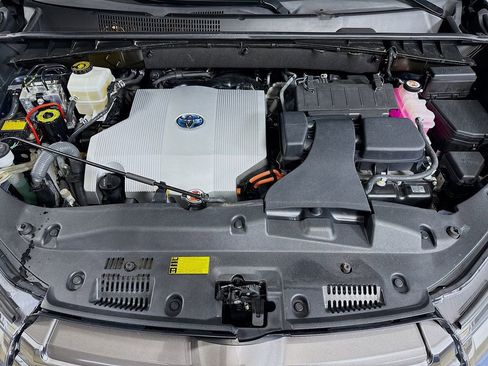 Certified 2018 Toyota Highlander Limited Platinum image 31