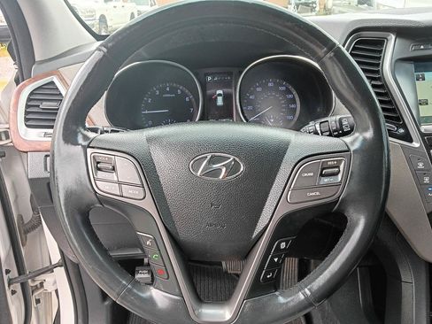 Used 2017 Hyundai Santa Fe FWD image 11