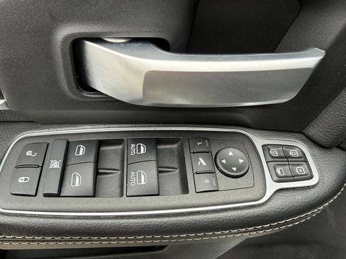 Used 2024 RAM 2500 Big Horn w/ Night Edition AWD/4WD image 12