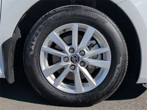 Certified 2025 Toyota Camry LE image 9