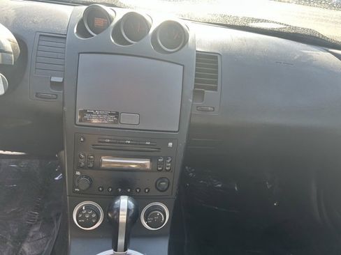 Used 2004 Nissan 350Z Enthusiast image 10
