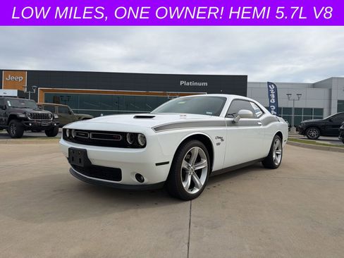 Used 2018 Dodge Challenger R/T image 1