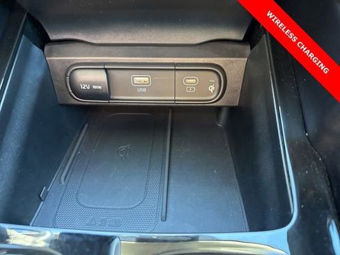 Used 2024 Kia Telluride S image 14