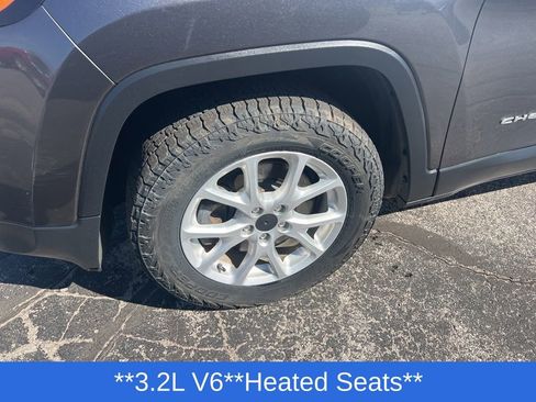 Used 2016 Jeep Cherokee Latitude w/ Cold Weather Group image 31