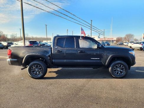 Used 2023 Toyota Tacoma SR5 image 8