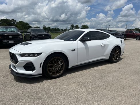 Used 2024 Ford Mustang GT Premium RWD image 4