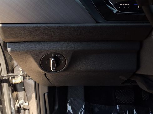 Certified 2023 Volkswagen Jetta SE FWD image 15